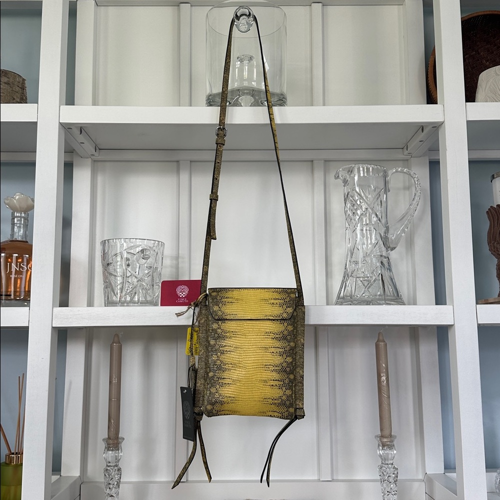 ⚠️NWT⚠️ Vince Camuto Snake Skin Yellow and Black leather Crossbody Bag